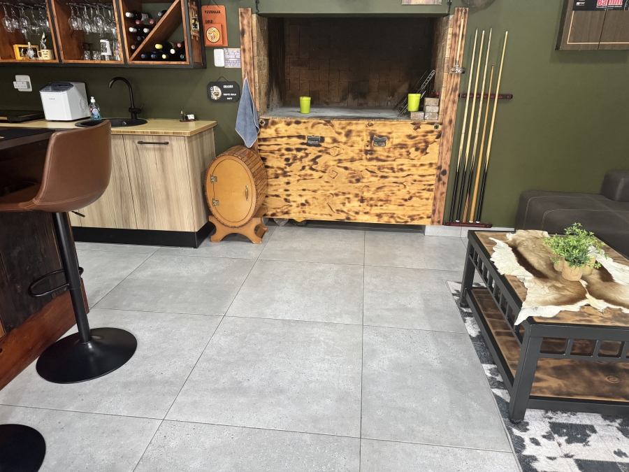 4 Bedroom Property for Sale in Outeniquasbosch Western Cape